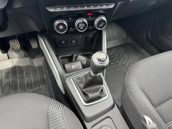 Photo de la voiture DACIA DUSTER Blue dCi 115 4x4 Prestige