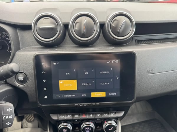 Photo de la voiture DACIA DUSTER Blue dCi 115 4x4 Prestige