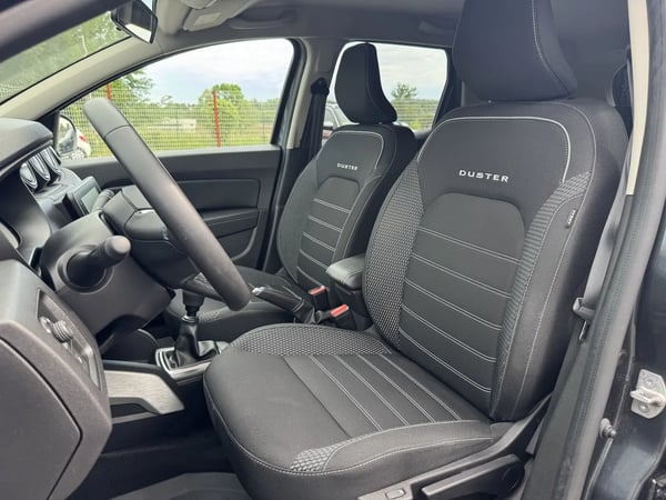 Photo de la voiture DACIA DUSTER Blue dCi 115 4x4 Prestige