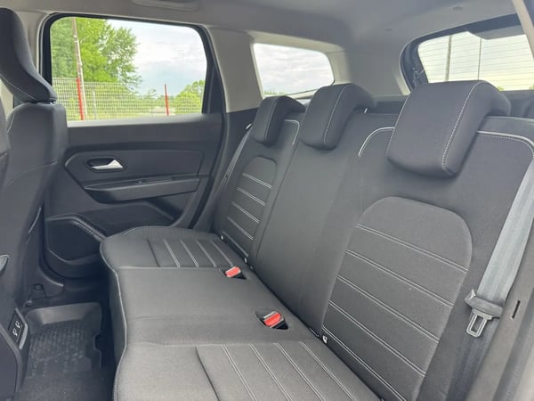 Photo de la voiture DACIA DUSTER Blue dCi 115 4x4 Prestige