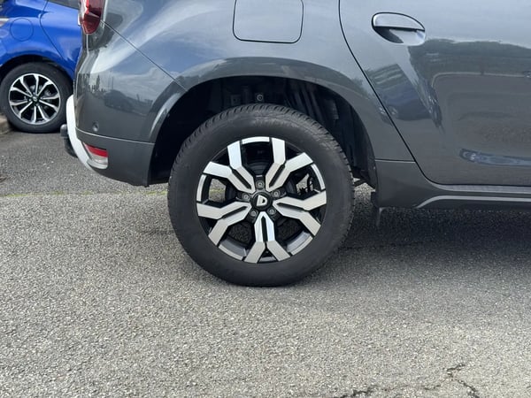 Photo de la voiture DACIA DUSTER Blue dCi 115 4x4 Prestige