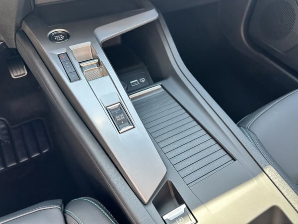 Photo de la voiture PEUGEOT 308 BlueHDi 130ch S&S EAT8 Allure