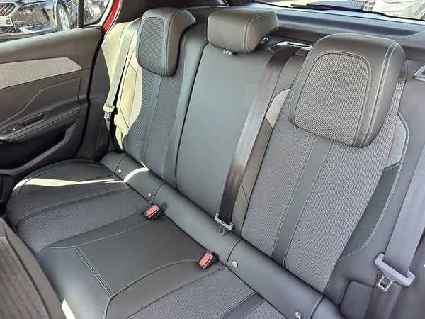Photo de la voiture PEUGEOT 308 BlueHDi 130ch S&S EAT8 Allure