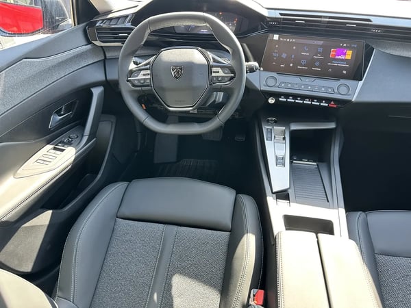 Photo de la voiture PEUGEOT 308 BlueHDi 130ch S&S EAT8 Allure