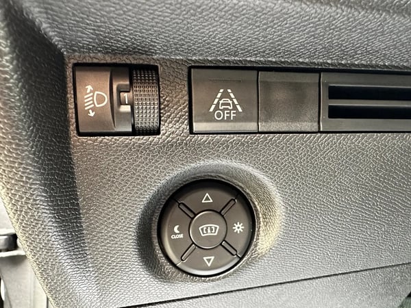 Photo de la voiture CITROEN C4 BlueHDi 130 S&S EAT8 Shine