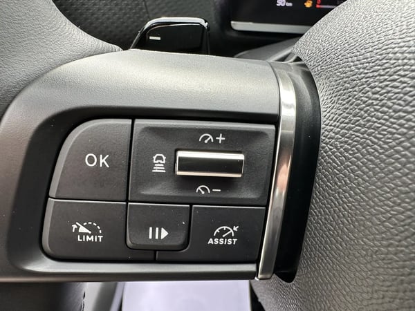 Photo de la voiture CITROEN C4 BlueHDi 130 S&S EAT8 Shine