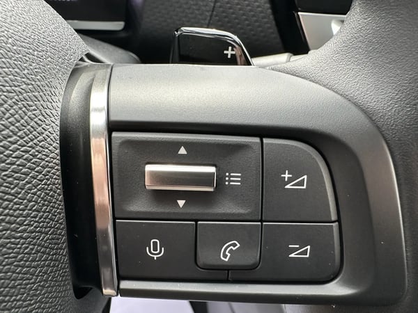 Photo de la voiture CITROEN C4 BlueHDi 130 S&S EAT8 Shine
