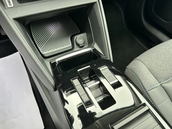 Photo de la voiture CITROEN C4 BlueHDi 130 S&S EAT8 Shine