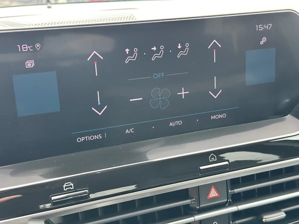 Photo de la voiture CITROEN C4 BlueHDi 130 S&S EAT8 Shine