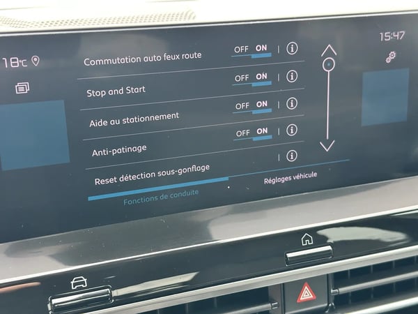 Photo de la voiture CITROEN C4 BlueHDi 130 S&S EAT8 Shine
