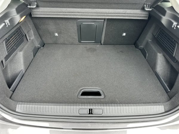 Photo de la voiture CITROEN C4 BlueHDi 130 S&S EAT8 Shine