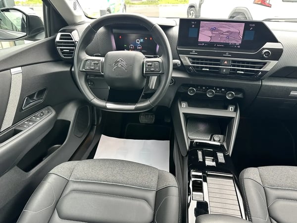 Photo de la voiture CITROEN C4 BlueHDi 130 S&S EAT8 Shine