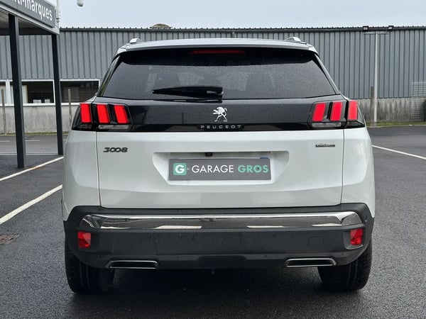 Photo de la voiture PEUGEOT 3008 BlueHDi 130ch S&S BVM6 GT Line