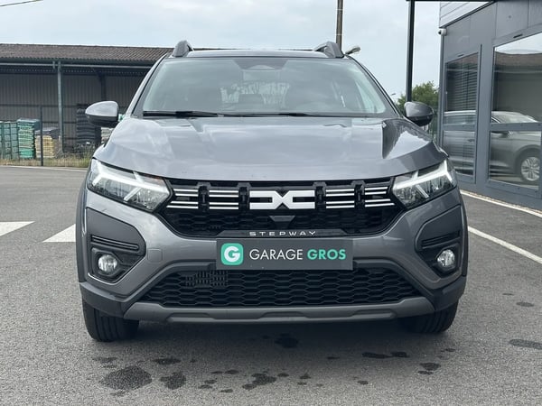 Photo de la voiture DACIA SANDERO TCe 90 GSR2 Stepway Expression