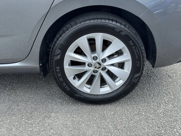 Photo de la voiture SKODA SCALA 1.0 TSI Evo 110 ch BVM6 Ambition