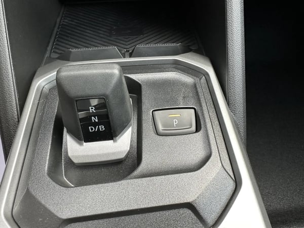 Photo de la voiture DACIA DUSTER Hybrid 140 4x2 Journey