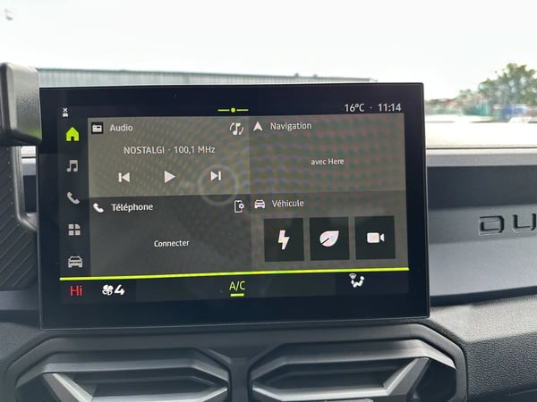 Photo de la voiture DACIA DUSTER Hybrid 140 4x2 Journey