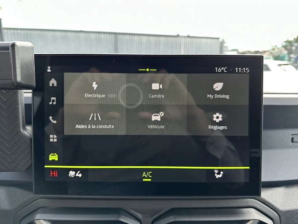 Photo de la voiture DACIA DUSTER Hybrid 140 4x2 Journey