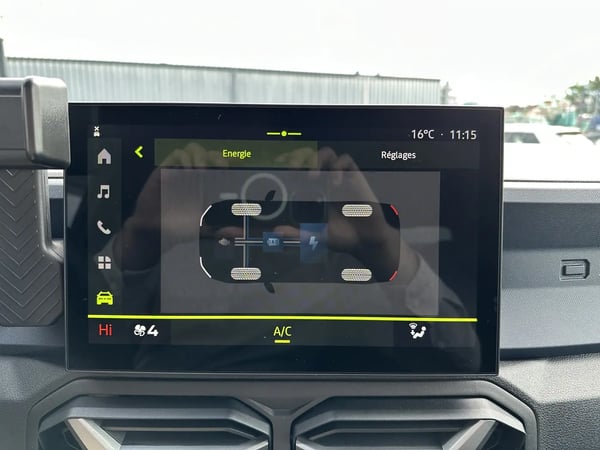 Photo de la voiture DACIA DUSTER Hybrid 140 4x2 Journey