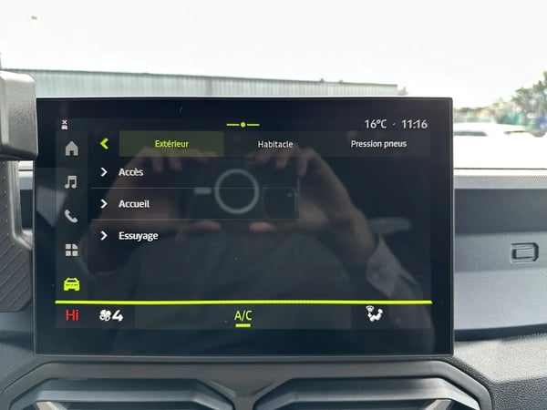 Photo de la voiture DACIA DUSTER Hybrid 140 4x2 Journey