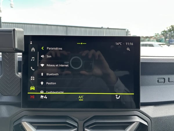 Photo de la voiture DACIA DUSTER Hybrid 140 4x2 Journey