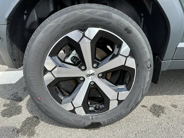 Photo de la voiture DACIA DUSTER Hybrid 140 4x2 Journey