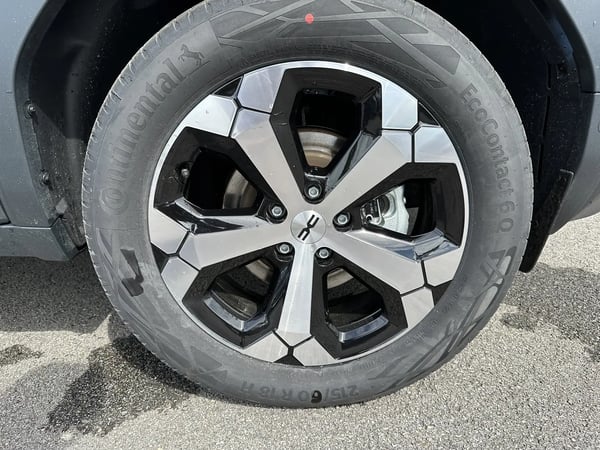 Photo de la voiture DACIA DUSTER Hybrid 140 4x2 Journey
