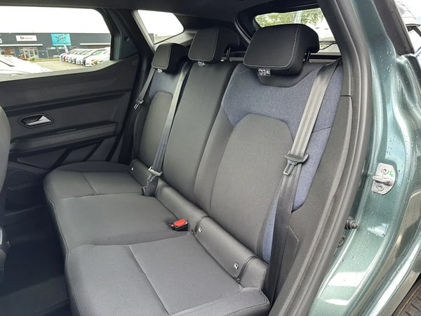 Photo de la voiture DACIA DUSTER Hybrid 140 4x2 Journey