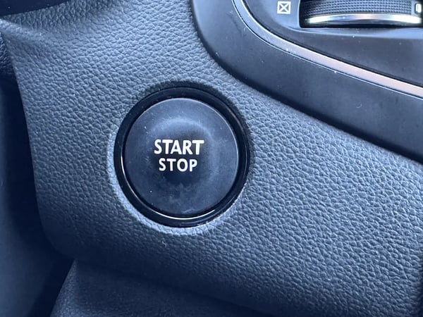 Photo de la voiture RENAULT MEGANE IV BERLINE dCi 130 Energy Zen