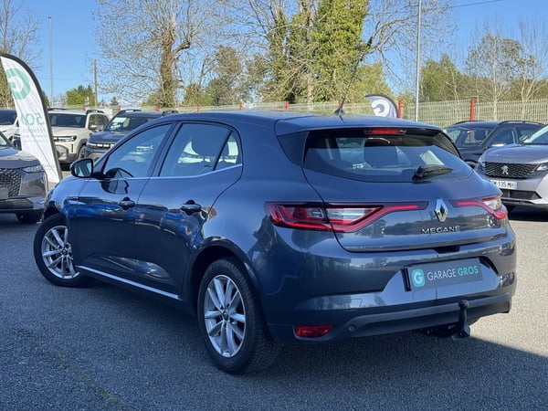Photo de la voiture RENAULT MEGANE IV BERLINE dCi 130 Energy Zen