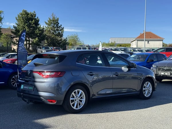 Photo de la voiture RENAULT MEGANE IV BERLINE dCi 130 Energy Zen