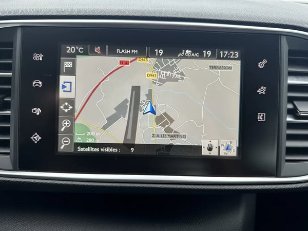 Photo de la voiture PEUGEOT 308 1.6 BlueHDi 120ch S&S BVM6 Active