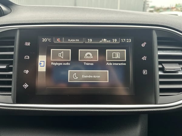 Photo de la voiture PEUGEOT 308 1.6 BlueHDi 120ch S&S BVM6 Active