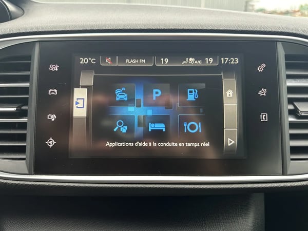 Photo de la voiture PEUGEOT 308 1.6 BlueHDi 120ch S&S BVM6 Active