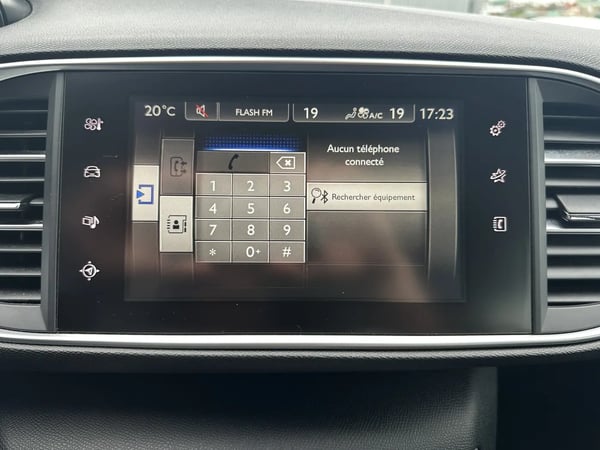 Photo de la voiture PEUGEOT 308 1.6 BlueHDi 120ch S&S BVM6 Active
