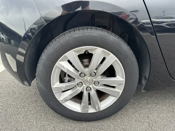 Photo de la voiture PEUGEOT 308 1.6 BlueHDi 120ch S&S BVM6 Active