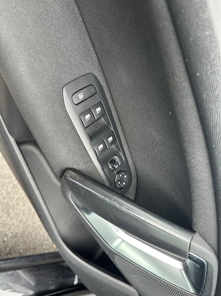 Photo de la voiture PEUGEOT 308 1.6 BlueHDi 120ch S&S BVM6 Active