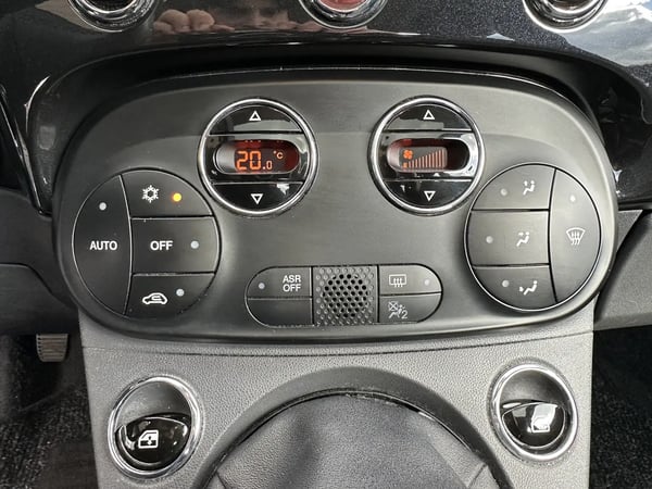 Photo de la voiture FIAT 500 MY17 1.2 69 ch Lounge