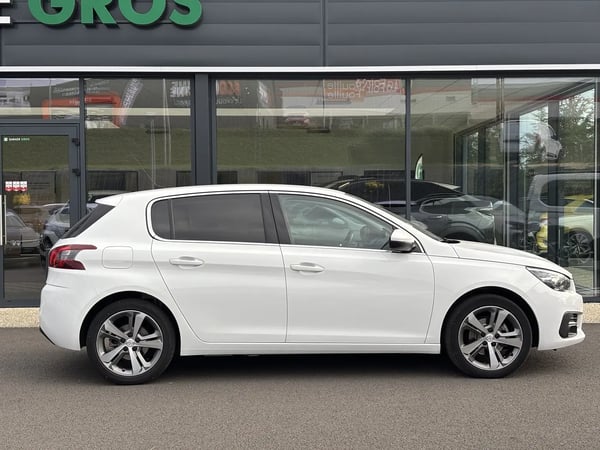 Photo de la voiture PEUGEOT 308 PureTech 130ch S&S BVM6 Allure