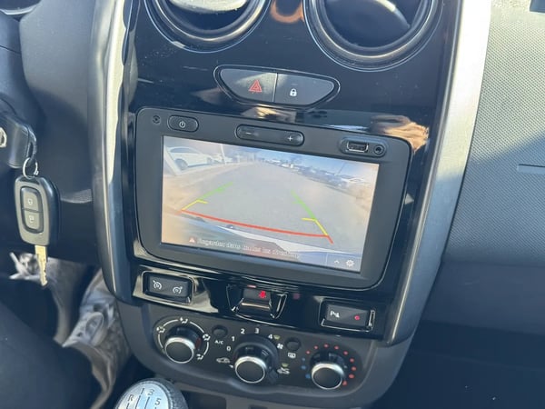 Photo de la voiture DACIA DUSTER dCi 110 4x2 Black Touch 2017