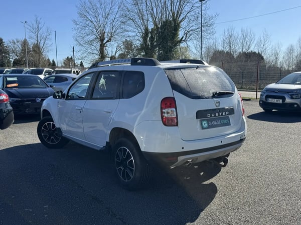 Photo de la voiture DACIA DUSTER dCi 110 4x2 Black Touch 2017