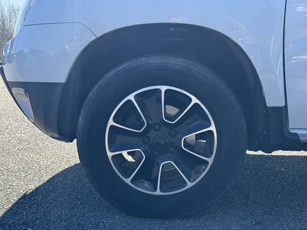 Photo de la voiture DACIA DUSTER dCi 110 4x2 Black Touch 2017