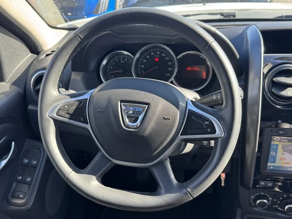 Photo de la voiture DACIA DUSTER dCi 110 4x2 Black Touch 2017