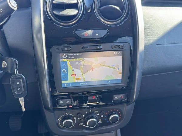 Photo de la voiture DACIA DUSTER dCi 110 4x2 Black Touch 2017
