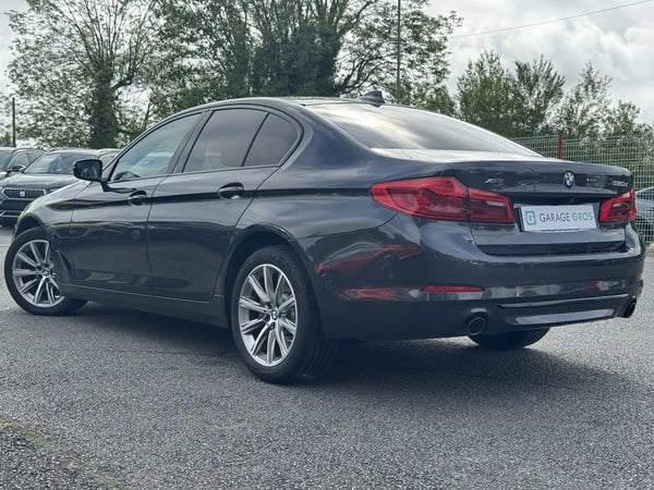 Photo de la voiture BMW SERIE 5 G30 520d xDrive 190 ch BVA8 Lounge