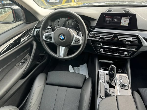 Photo de la voiture BMW SERIE 5 G30 520d xDrive 190 ch BVA8 Lounge