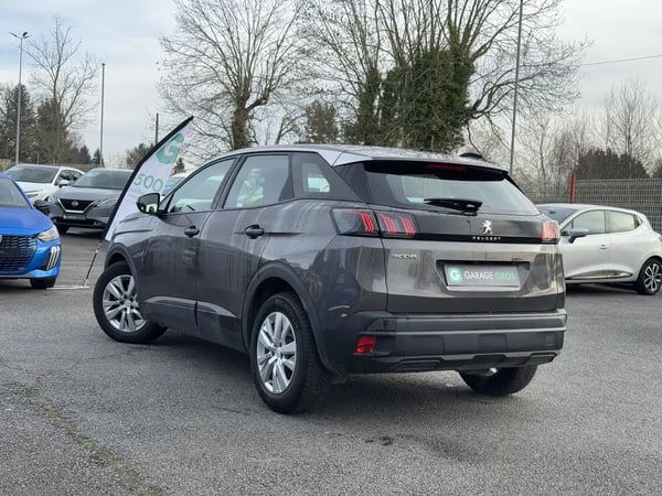 Photo de la voiture PEUGEOT 3008 BlueHDi 130ch S&S BVM6 Active Pack