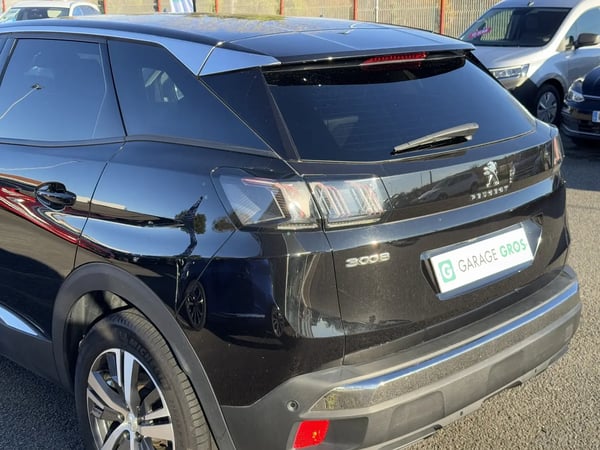 Photo de la voiture PEUGEOT 3008 BlueHDi 130ch S&S EAT8 Allure Pack