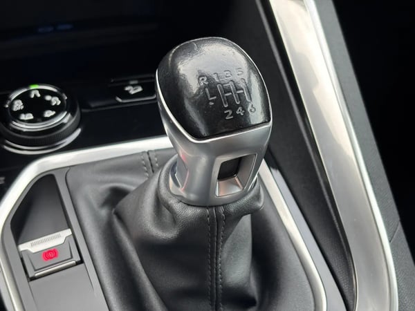 Photo de la voiture PEUGEOT 5008 1.2 PureTech 130ch S&S BVM6 Allure