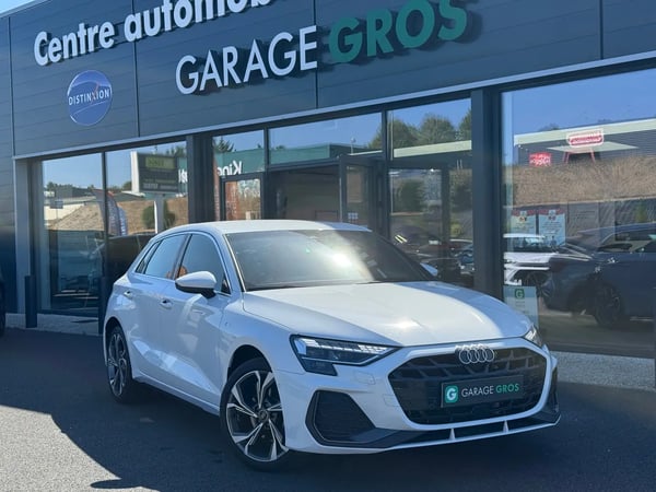 Photo de présentation de la voiture AUDI A3 SPORTBACK TFSI e Hybride rechargeable 204 S tronic 6 S line
